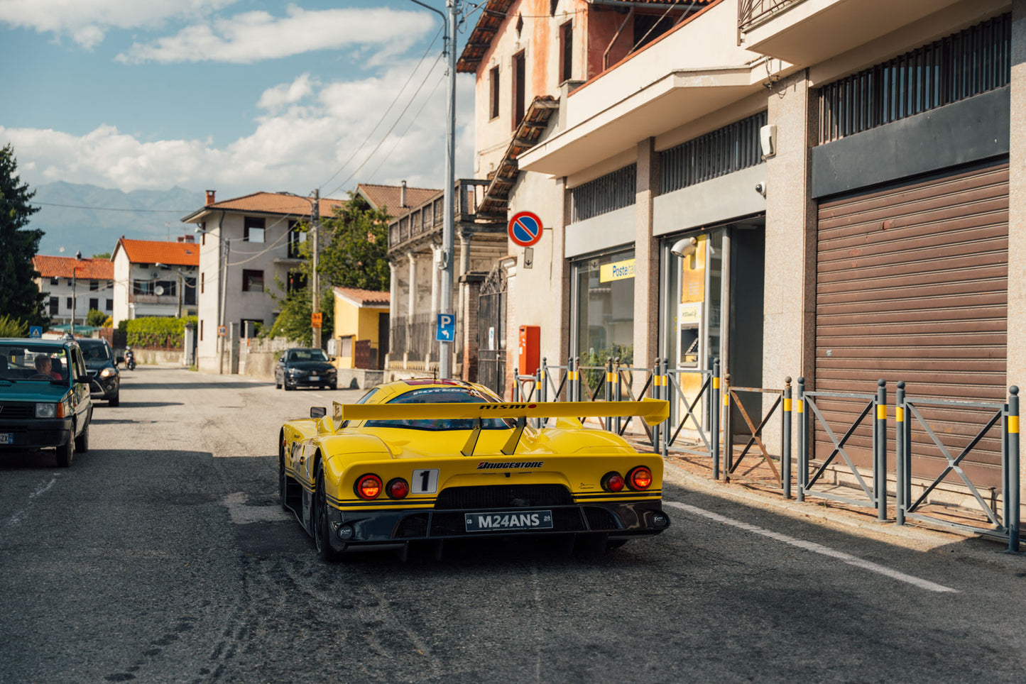 R390 GT-1 Downtown Italy