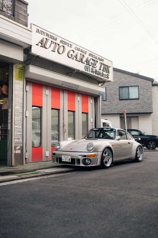 Garage TBK Mid Night Porsche