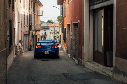 R34 GT-R Italy Backstreets